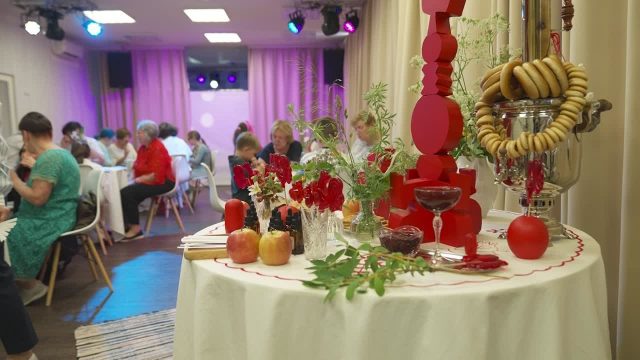 Как незрячие дети и участники «Московского долголетия» создавали ароматы детства